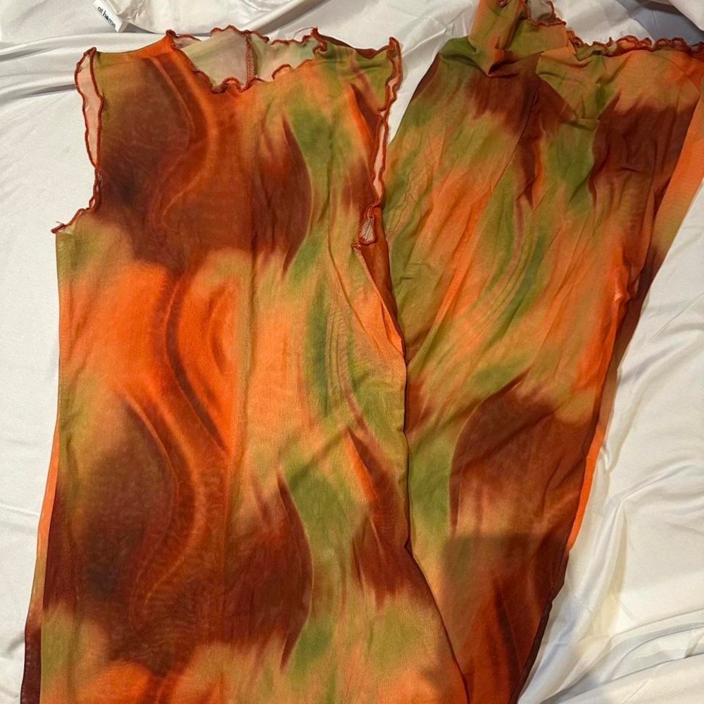 Orange and green mesh dress with lettuce edges - Picture 1 of 4